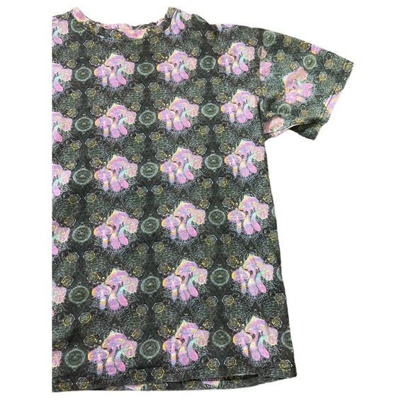 SUPER MASSIVE Psychedelic Magic Mushroom Tee With Cap Sleeves Grey/Black Small - Picture 4 of 9